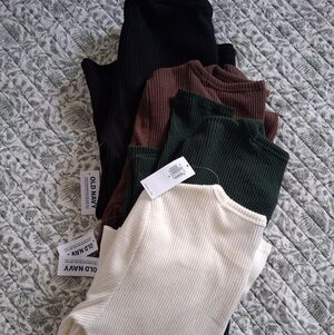 Old Navy Set Of 4 Longsleeve Tops Cotton & Poly Mix